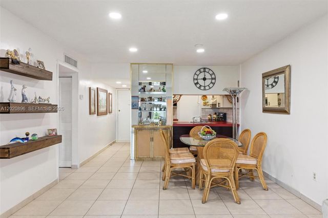 440 E 23rd St 1405, Hialeah, FL 33013