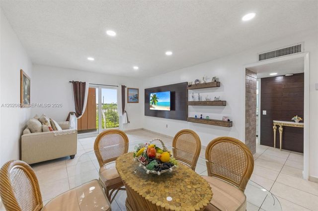 440 E 23rd St 1405, Hialeah, FL 33013