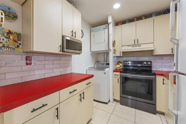 440 E 23rd St 1405, Hialeah, FL 33013