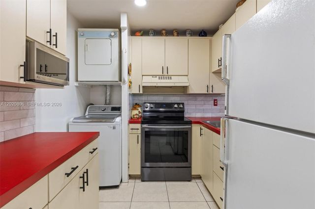 440 E 23rd St 1405, Hialeah, FL 33013