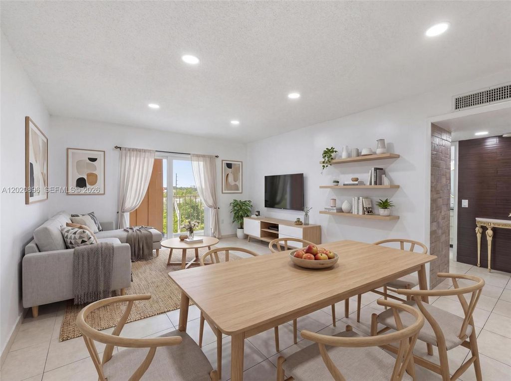 440 E 23rd St 1405, Hialeah, FL 33013