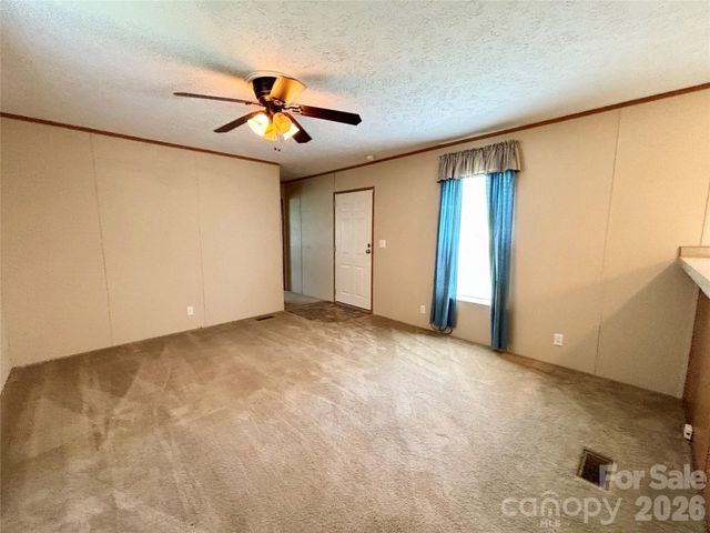 72 S Greenleaf Road, Hendersonville, NC 28739