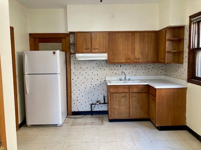 5740 S ARCHER Avenue, Chicago, IL 60638