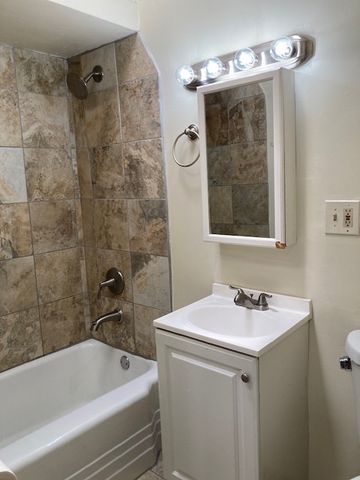 5740 S ARCHER Avenue, Chicago, IL 60638
