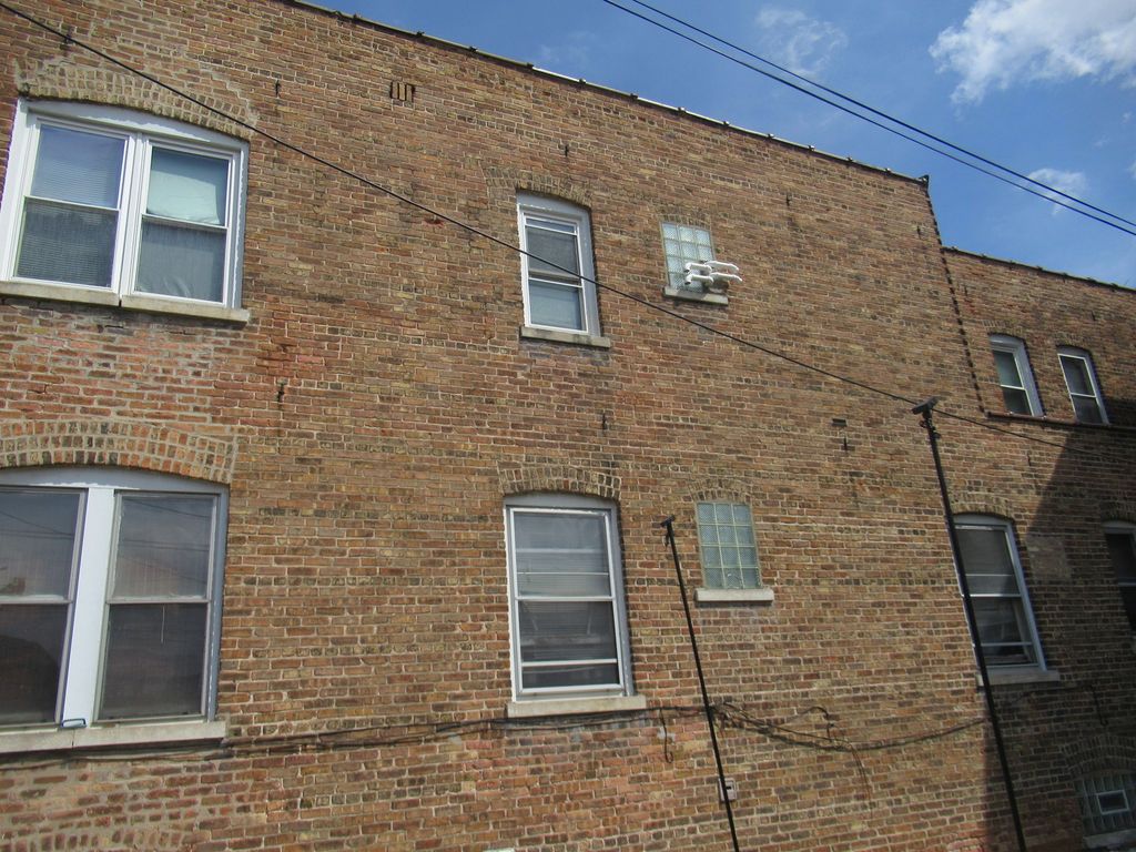 Image 13 of property listing at 5740 S ARCHER Avenue, Chicago, IL 60638