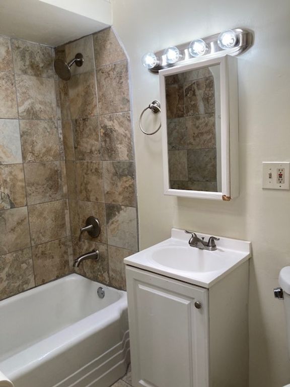 Image 8 of property listing at 5740 S ARCHER Avenue, Chicago, IL 60638