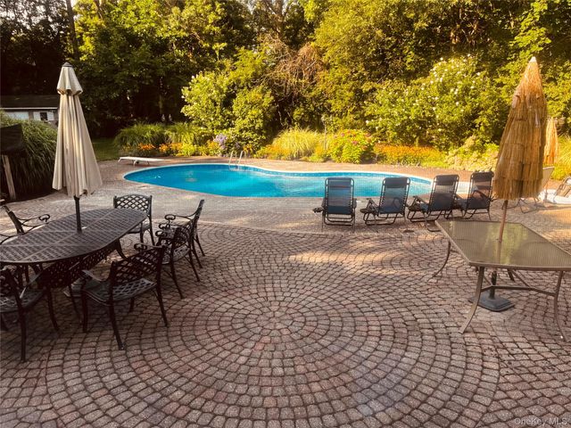 4 Saybrook Court, Port Jefferson Station, NY 11776