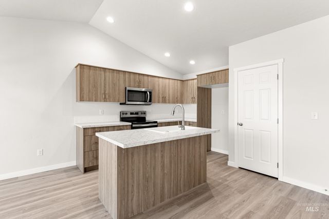14128 Shiny Spruce St, Caldwell, ID 83607
