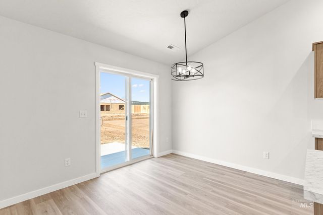14128 Shiny Spruce St, Caldwell, ID 83607