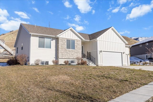 889 E 600 N, Hyde Park, UT 84318