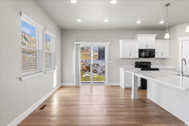 889 E 600 N, Hyde Park, UT 84318