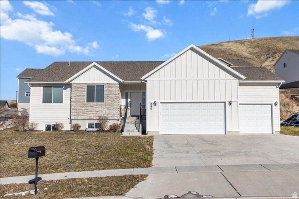 889 E 600 N, Hyde Park, UT 84318