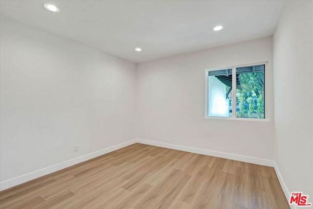 22457 Clarendon St, Los Angeles, CA 91367