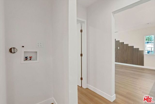 22457 Clarendon St, Los Angeles, CA 91367
