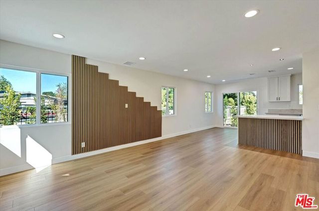 22457 Clarendon St, Los Angeles, CA 91367