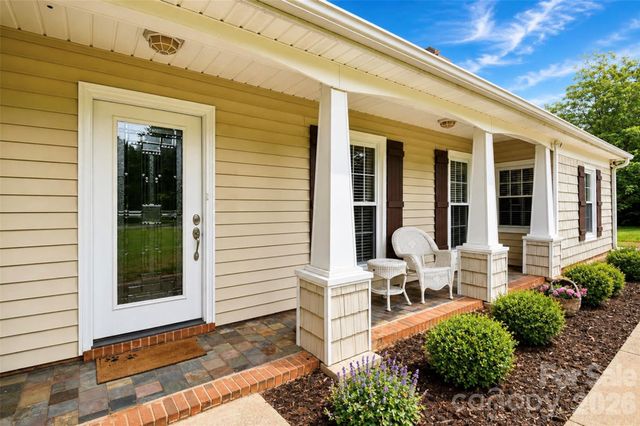 7904 Saddleview Court, Charlotte, NC 28215