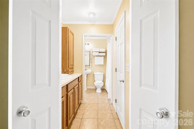 7904 Saddleview Court, Charlotte, NC 28215