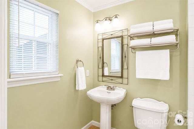 7904 Saddleview Court, Charlotte, NC 28215