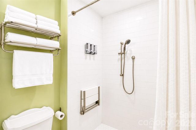 7904 Saddleview Court, Charlotte, NC 28215