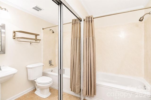 7904 Saddleview Court, Charlotte, NC 28215
