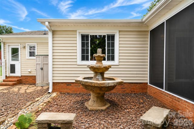 7904 Saddleview Court, Charlotte, NC 28215