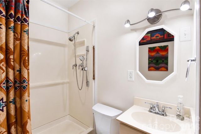 7904 Saddleview Court, Charlotte, NC 28215