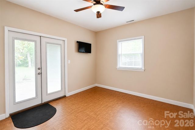 7904 Saddleview Court, Charlotte, NC 28215
