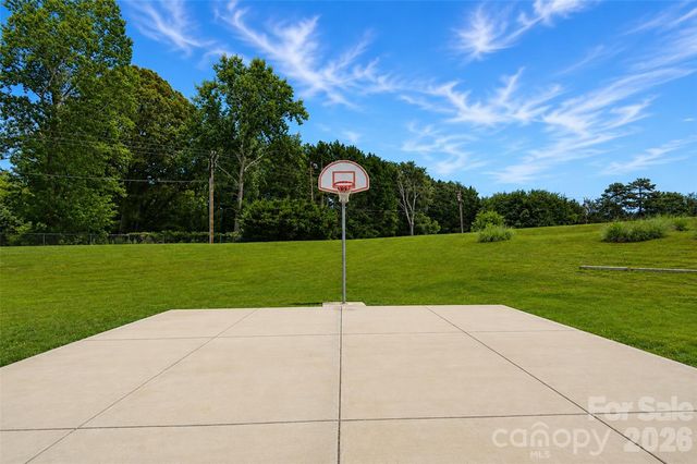 7904 Saddleview Court, Charlotte, NC 28215