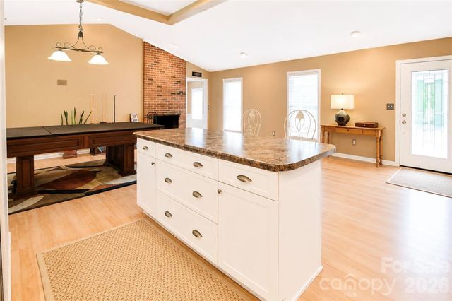 7904 Saddleview Court, Charlotte, NC 28215