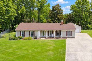 7904 Saddleview Court, Charlotte, NC 28215