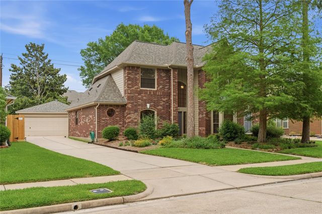 13615 Robin Hill Court, Houston, TX 77059