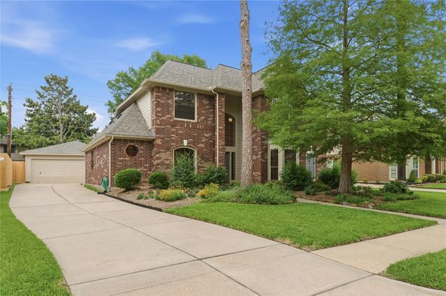 13615 Robin Hill Court, Houston, TX 77059
