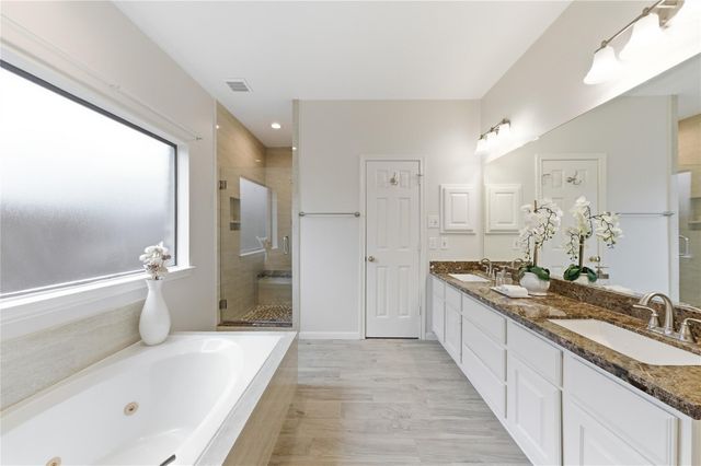 13615 Robin Hill Court, Houston, TX 77059