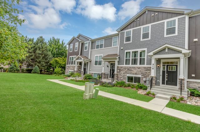 516 Wolverine Drive 516, Aurora, IL 60502