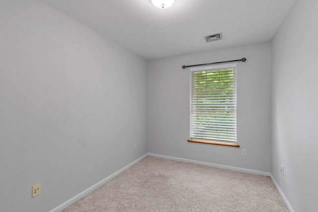 28 Lantern Lane, Kingston, NH 03848