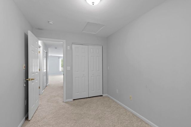 28 Lantern Lane, Kingston, NH 03848