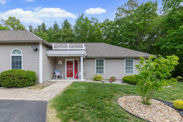 28 Lantern Lane, Kingston, NH 03848