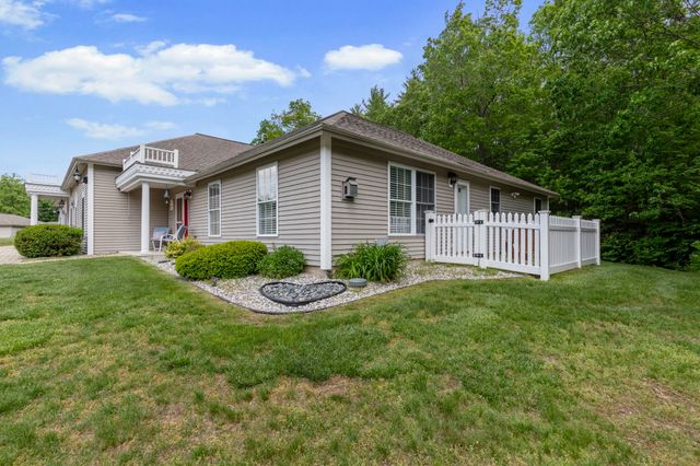 28 Lantern Lane, Kingston, NH 03848