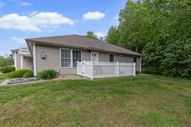 28 Lantern Lane, Kingston, NH 03848
