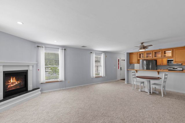 28 Lantern Lane, Kingston, NH 03848
