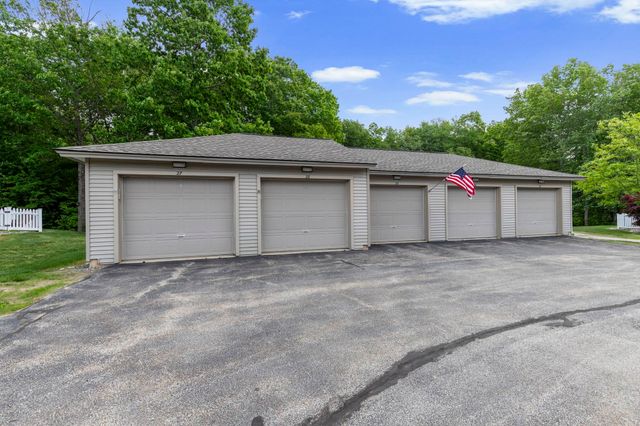 28 Lantern Lane, Kingston, NH 03848