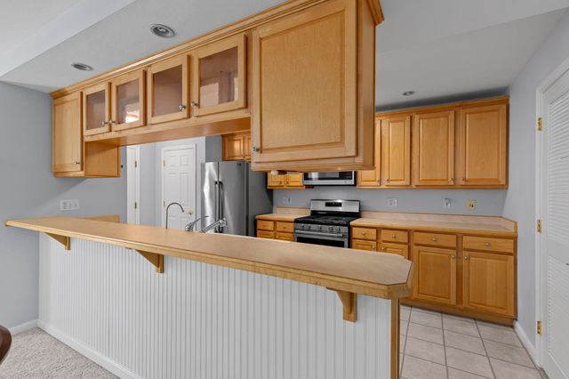 28 Lantern Lane, Kingston, NH 03848