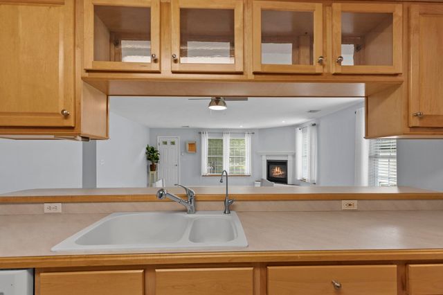 28 Lantern Lane, Kingston, NH 03848