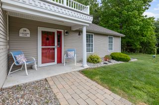 28 Lantern Lane, Kingston, NH 03848