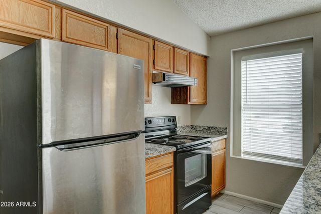 7040 W Olive Avenue 12, Peoria, AZ 85345