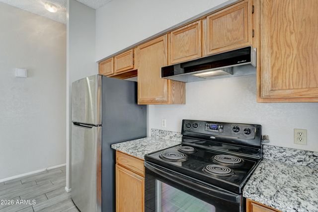 7040 W Olive Avenue 12, Peoria, AZ 85345