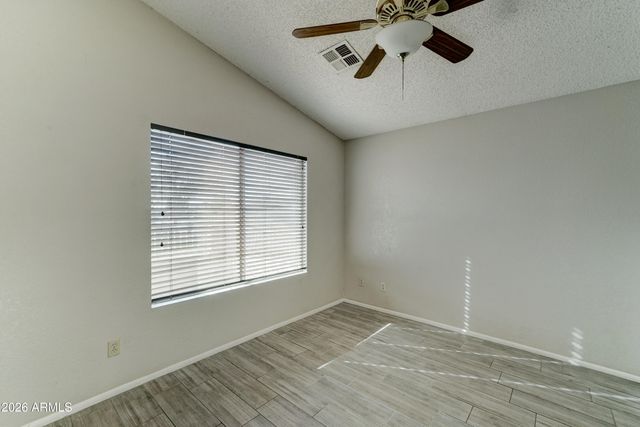 7040 W Olive Avenue 12, Peoria, AZ 85345