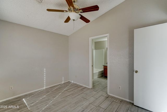 7040 W Olive Avenue 12, Peoria, AZ 85345