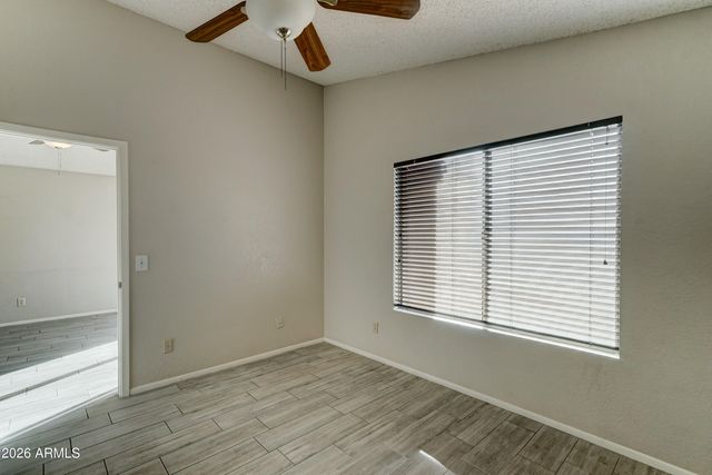 7040 W Olive Avenue 12, Peoria, AZ 85345