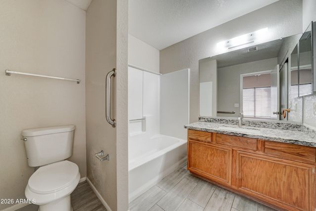 7040 W Olive Avenue 12, Peoria, AZ 85345